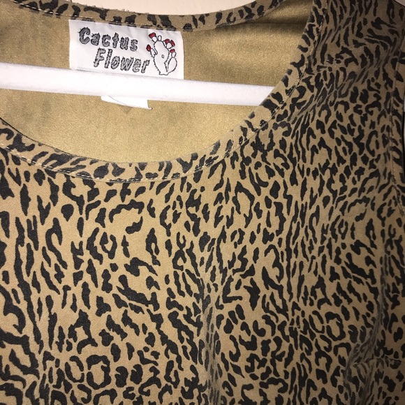 ⚡️Cactus Flower Leopard Print Tank Size XL - Picture 2 of 5